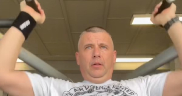 “Elegem van” – Ruszin-Szendi Romulusz először adott konkrét választ arra, volt-e zsírleszívasa vagy toka plasztikája, amit a TB állt “Elegem van” – Ruszin-Szendi Romulusz először adott konkrét választ arra, volt-e zsírleszívasa vagy toka plasztikája, amit a TB állt
