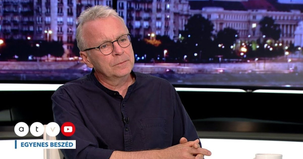 Fotó: így vette át Pokorni Zoltán a kitüntetését Sulyok Tamástól és Orbán Viktortól Fotó: így vette át Pokorni Zoltán a kitüntetését Sulyok Tamástól és Orbán Viktortól
