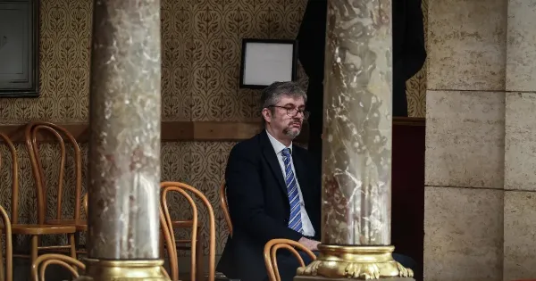 Hétmilliós büntetést kapott Hadházy, amiért lejátszotta a parlamentben Orbán 18 évvel ezelőtti oroszellenes beszédét Hétmilliós büntetést kapott Hadházy, amiért lejátszotta a parlamentben Orbán 18 évvel ezelőtti oroszellenes beszédét