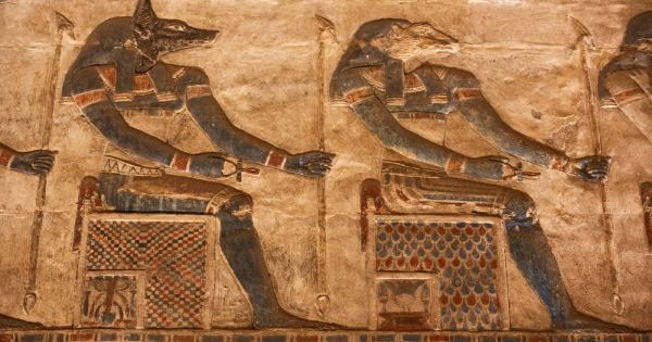Idegen lényt ábrázolnak az egyik keresztény templomban, az ősi Egyiptomnak is köze lehet hozzá Idegen lényt ábrázolnak az egyik keresztény templomban, az ősi Egyiptomnak is köze lehet hozzá