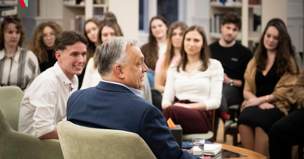 Orbán Viktortól megkérdezték, hogy miért érzik úgy a fiatalok, hogy külföldön egyszerűbb boldogulni Orbán Viktortól megkérdezték, hogy miért érzik úgy a fiatalok, hogy külföldön egyszerűbb boldogulni