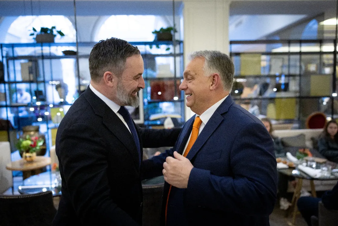 Orbánék azt csinálják külföldön, amit itthon üldöznek, és ez elkezdte zavarni a spanyolokat Orbánék azt csinálják külföldön, amit itthon üldöznek, és ez elkezdte zavarni a spanyolokat