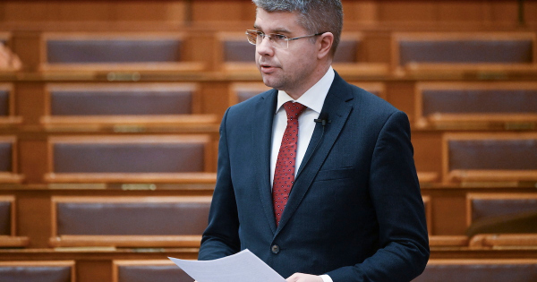 Az államtitkár megnyugtató választ adott a tíz évnél idősebb autók tulajainak
