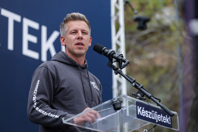 Magyar Péter: Orbán a szemünkbe hazudik Ukrajnáról, hogy megőrizze a lopott szajrét Magyar Péter: Orbán a szemünkbe hazudik Ukrajnáról, hogy megőrizze a lopott szajrét