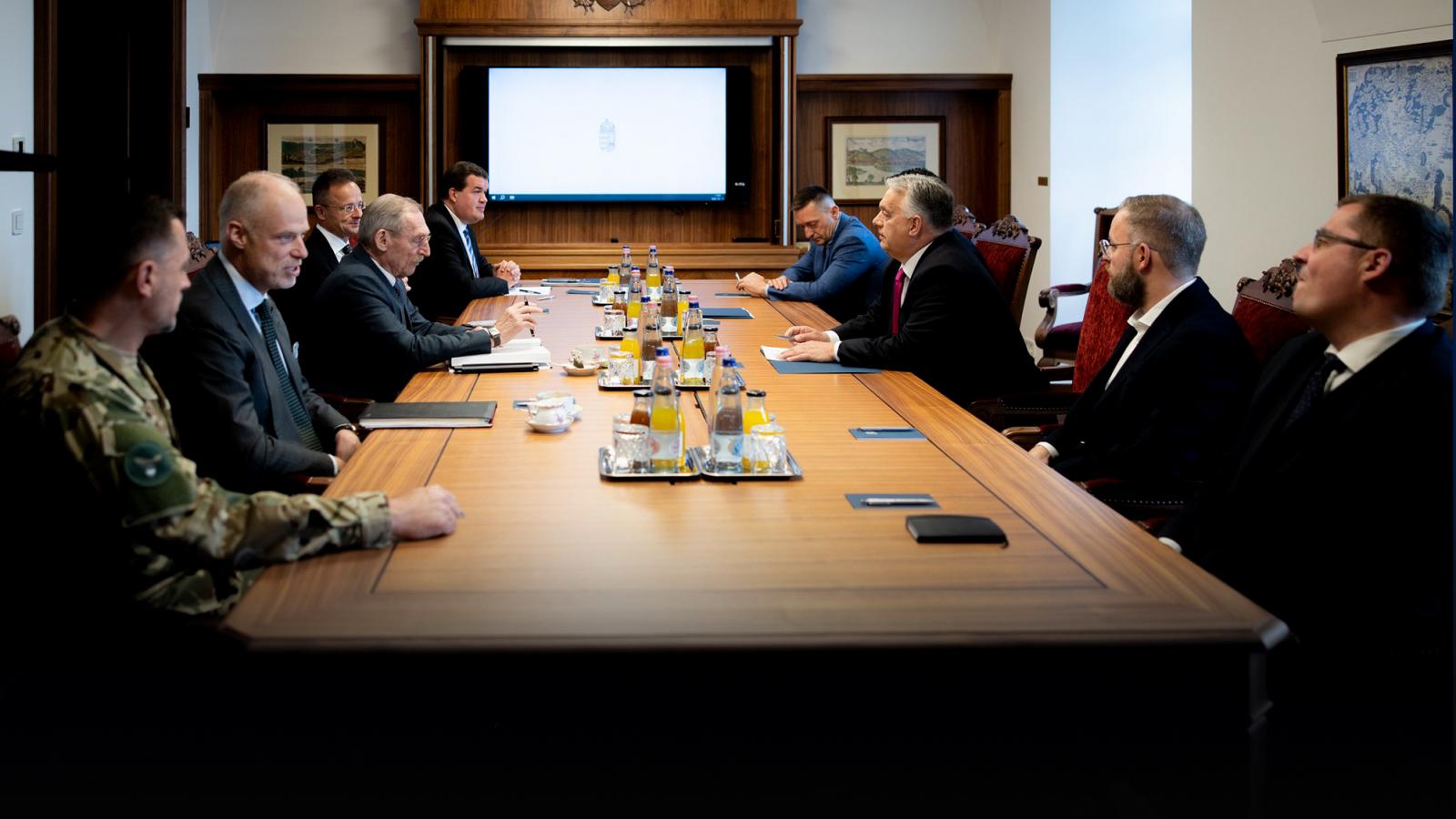 Orbán Viktor összehívta a Védelmi Tanácsot Orbán Viktor összehívta a Védelmi Tanácsot